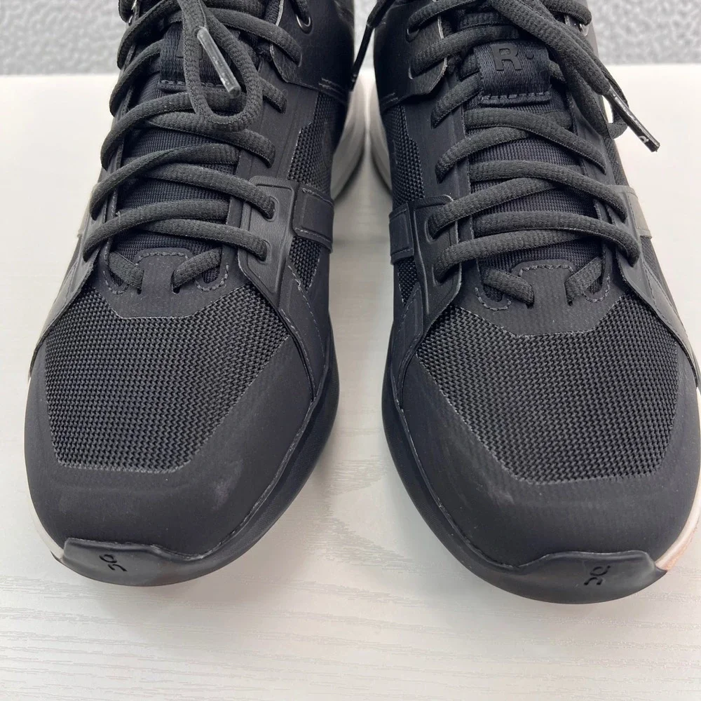 On Running The Roger Clubhouse Black White Sneakers Womens 10 3WD30050299